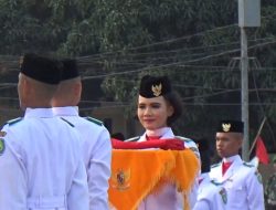 Detik-detik Penurunan Bendera Merah Putih Berlangsung Sukses